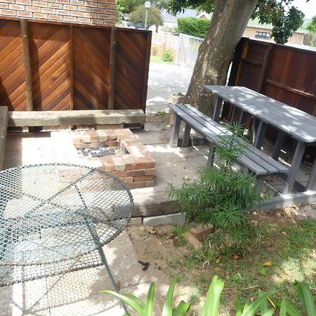 Shalom Self Catering Hotel Клейнмонт Екстериор снимка